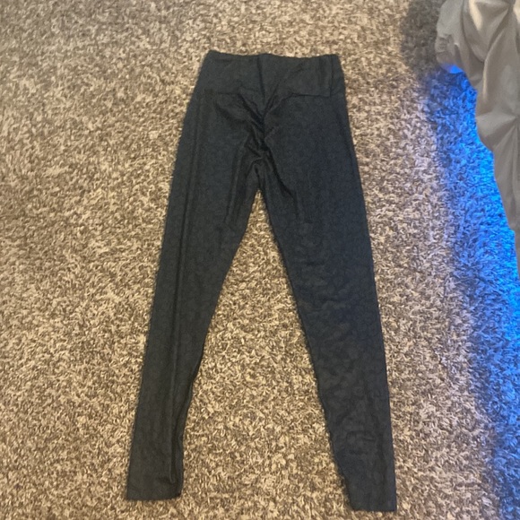 Cheats print butt lifting leggings. - Picture 2 of 4